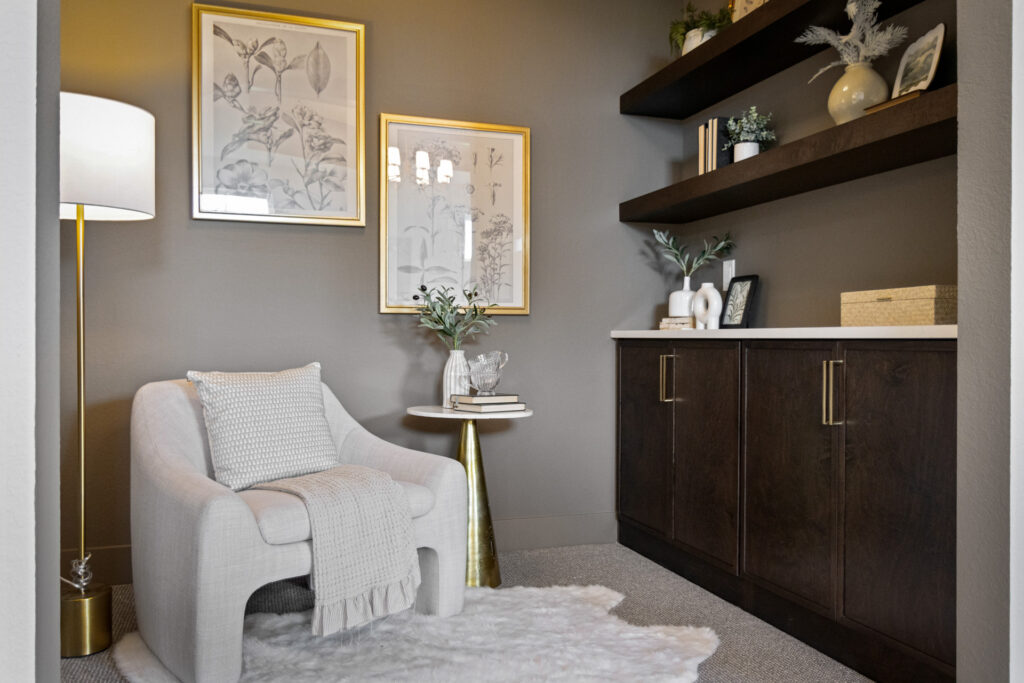 The Elsa 2026 Parade Model Reading Nook by Stepping Stone Homes WI